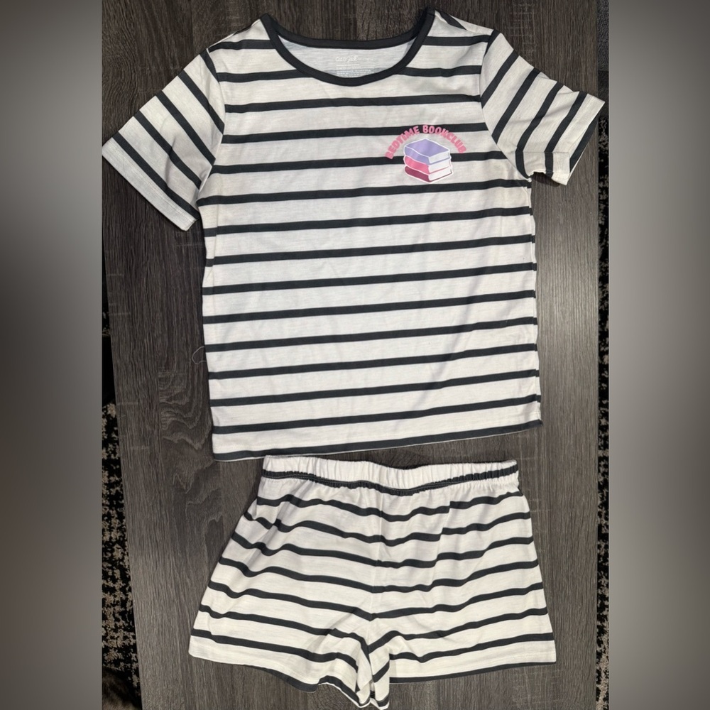 Cat & Jack Black and White Striped Kids Pajama Set - Picture 2 of 8